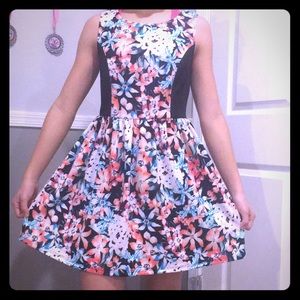 A beautiful new floral zip up dress!